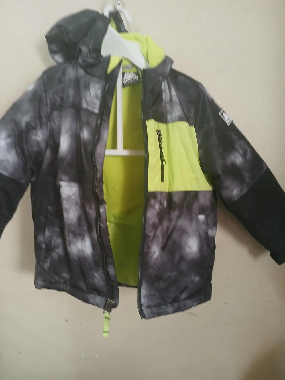 Snozu Black & Lime Green Tie-Dye Kids Snow Jacket and Bib Pants Size 4T